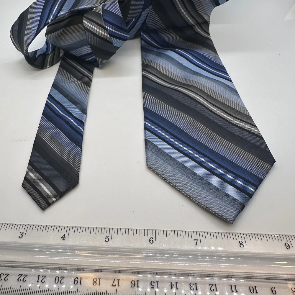 ck Calvin Klein‎ Silk Sophisticated Necktie Striped Blue Gray Business Career